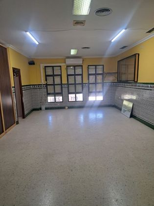 Foto 2 de Local en venda a Pino Montano - Consolación - Las Almenas de 196 m²
