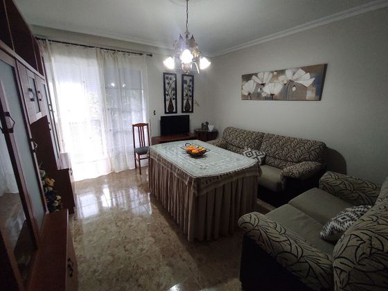 Foto 1 de Piso en alquiler en Poligono Sur - La Oliva - Letanías de 3 habitaciones con terraza y muebles