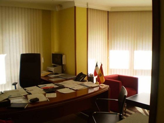 Foto 2 de Oficina en venda a Zona Teatro Campoamor amb calefacció i ascensor