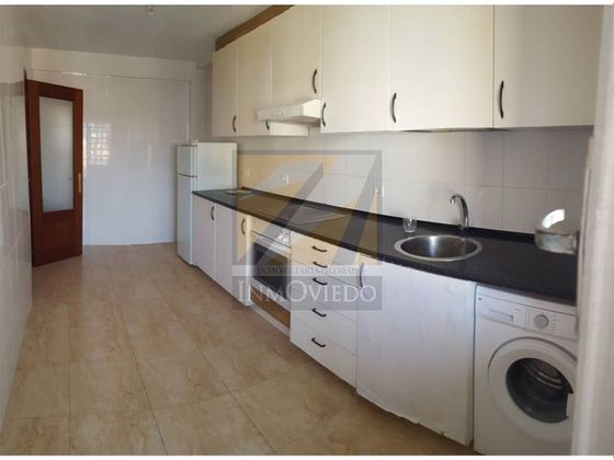 Foto 2 de Pis en venda a Tenderina Baja - Ventanielles de 3 habitacions amb terrassa i garatge