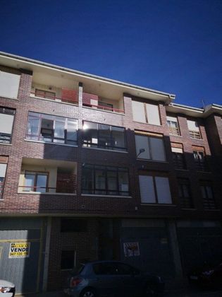 Foto 2 de Pis en venda a calle Soria de 2 habitacions amb balcó