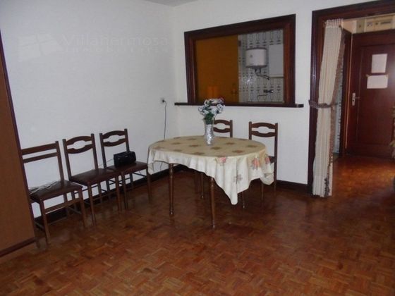 Foto 2 de Venta de piso en calle Valle de Manzanedo de 2 habitaciones con balcón
