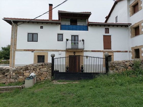 Foto 1 de Casa en venda a Valle de Valdebezana de 5 habitacions i 309 m²