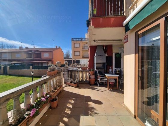 Foto 1 de Pis en venda a Villarcayo de Merindad de Castilla la Vieja de 2 habitacions amb terrassa i piscina