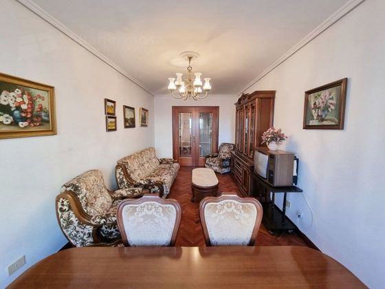 Foto 2 de Pis en venda a calle Valle de Manzanedo de 3 habitacions amb calefacció i ascensor
