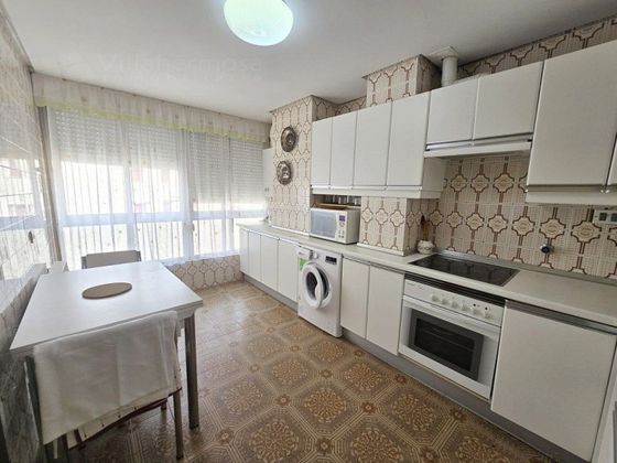 Foto 2 de Pis en venda a calle Merindades de Castilla de 3 habitacions amb garatge i ascensor