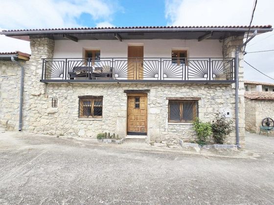 Foto 1 de Venta de casa rural en Villarcayo de Merindad de Castilla la Vieja de 5 habitaciones con garaje y balcón