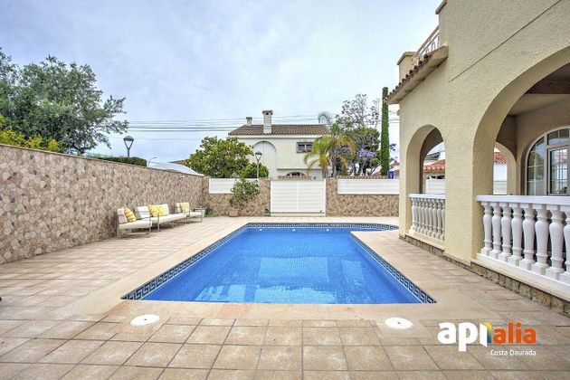 Foto 2 de Xalet en venda a Vilafortuny - Cap de Sant Pere de 6 habitacions amb terrassa i piscina