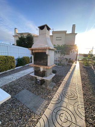 Foto 2 de Casa adossada en venda a Creixell de 3 habitacions amb terrassa i piscina