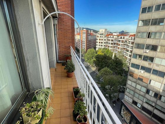 Foto 1 de Venta de piso en Barrio de Abando de 2 habitaciones con terraza y garaje