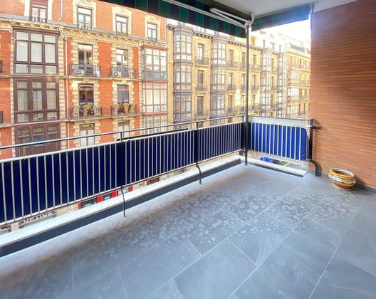 Foto 2 de Venta de piso en Barrio de Abando de 5 habitaciones con terraza y garaje