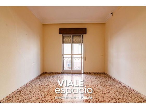 Foto 2 de Pis en venda a Gibraleón de 4 habitacions amb terrassa i balcó