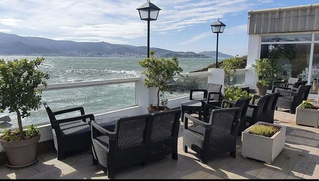 Foto 2 de Xalet en venda a Nigrán de 7 habitacions amb terrassa i piscina
