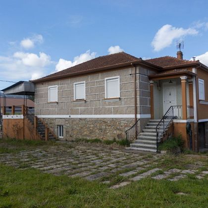 Foto 1 de Casa en venta en Porriño (O) de 3 habitaciones con terraza y calefacción