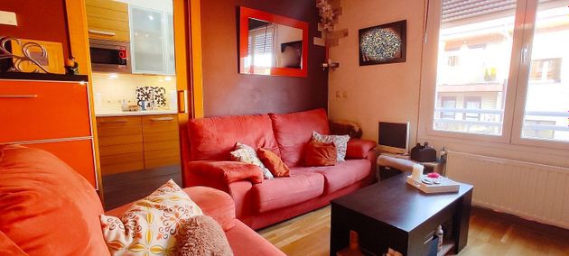 Foto 1 de Dúplex en venda a travesía Federica Montseny de 2 habitacions amb terrassa i garatge