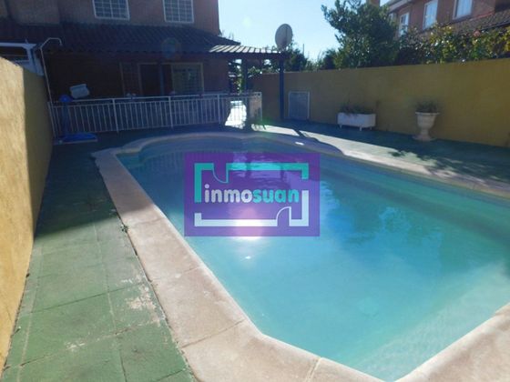 Foto 1 de Casa en venda a Torrejón de Velasco de 4 habitacions amb terrassa i piscina