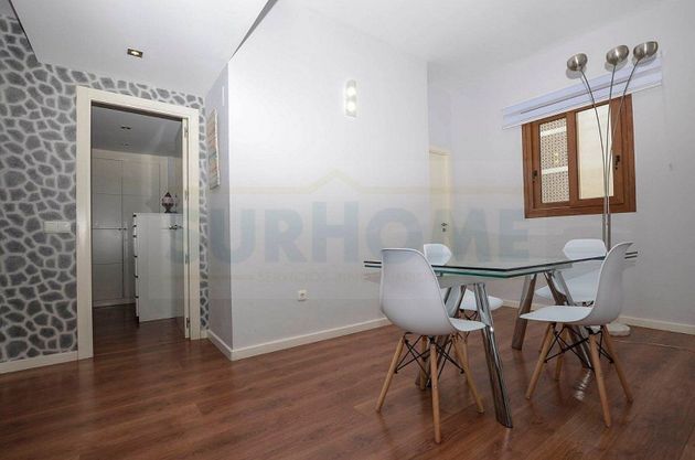 Foto 2 de Piso en alquiler en Reconquista-San José Artesano-El Rosario de 1 habitación con terraza y muebles