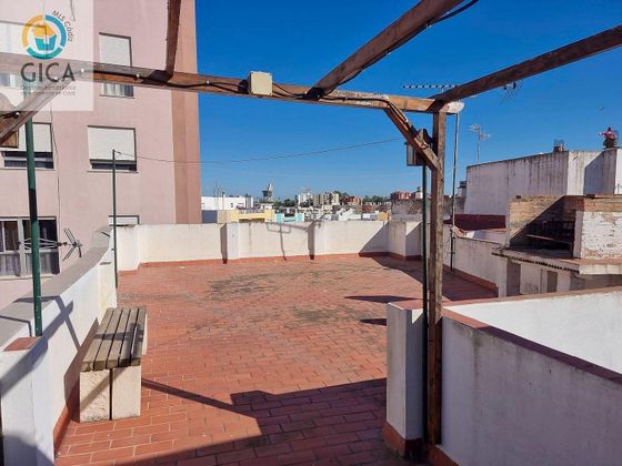 Foto 1 de Casa en venda a Casco Antiguo de 4 habitacions amb terrassa i garatge