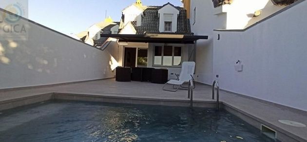 Foto 1 de Venta de casa en San García de 3 habitaciones con piscina y garaje