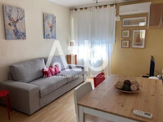 Foto 2 de Piso en venta en Montbau de 2 habitaciones con aire acondicionado y calefacción