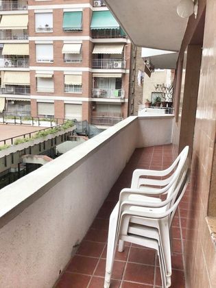 Foto 1 de Piso en alquiler en La Nova Esquerra de l'Eixample de 3 habitaciones con muebles y balcón