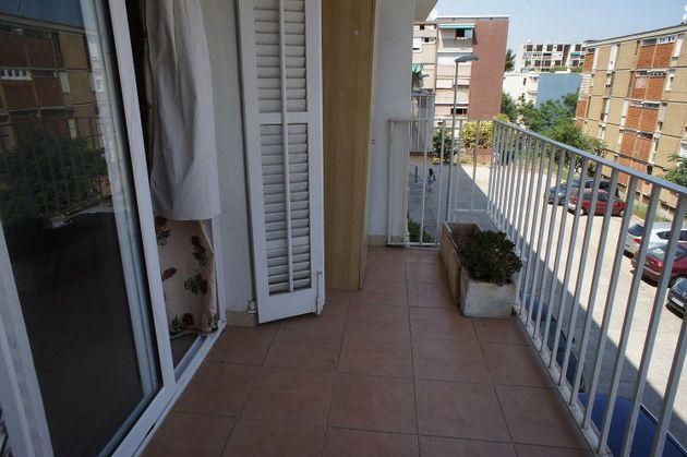 Foto 2 de Piso en venta en Montbau de 3 habitaciones con garaje y balcón