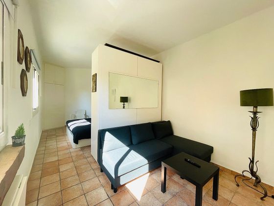 Foto 2 de Alquiler de piso en Sant Joan Despí de 1 habitación con muebles y calefacción