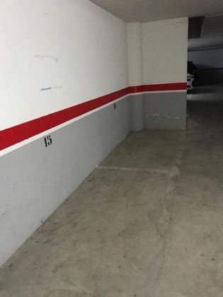 Foto 2 de Alquiler de garaje en calle Sant Joaquim de 8 m²