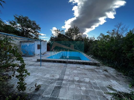 Foto 1 de Casa en venda a Pinseque de 2 habitacions amb piscina i jardí