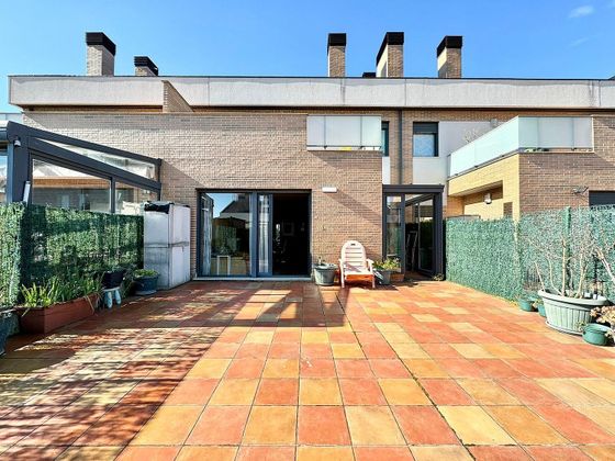 Foto 2 de Casa en venda a Salburua de 4 habitacions amb terrassa i garatge