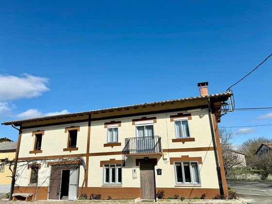 Foto 1 de Casa rural en venda a Iruraiz-Gauna de 4 habitacions amb terrassa i garatge