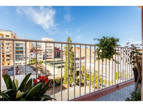 Foto 2 de Pis en venda a Ca n'Aurell de 4 habitacions amb balcó i aire acondicionat
