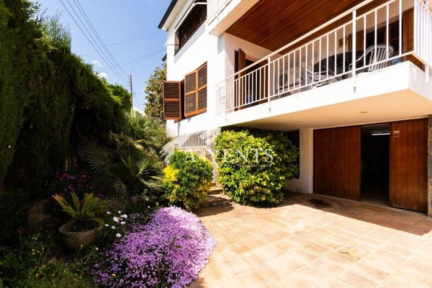 Foto 1 de Venta de casa en Alella de 8 habitaciones con terraza y piscina