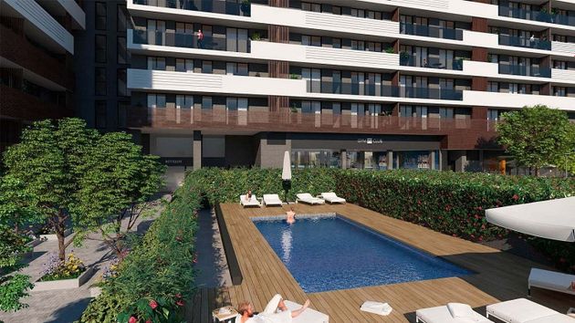 Foto 1 de Piso en venta en Montgat de 2 habitaciones con terraza y piscina