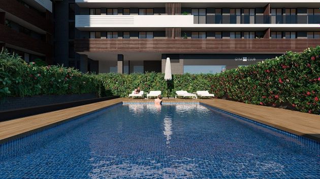Foto 2 de Piso en venta en Montgat de 2 habitaciones con terraza y piscina