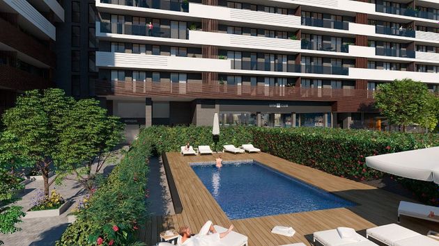 Foto 1 de Ático en venta en Montgat de 2 habitaciones con terraza y piscina