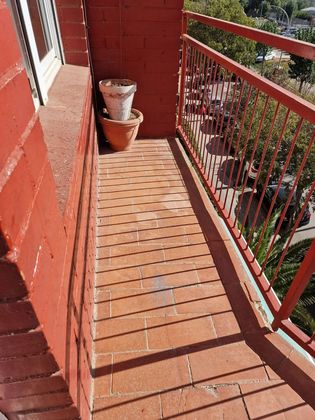 Foto 1 de Pis en venda a plaza Àlbers de 3 habitacions amb balcó
