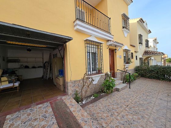 Foto 1 de Venta de casa adosada en avenida Del Sol de 5 habitaciones con terraza y garaje