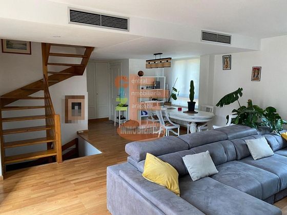 Foto 2 de Casa en venda a Miralbueno de 4 habitacions amb terrassa i garatge