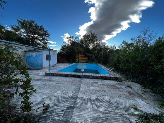 Foto 2 de Xalet en venda a Pinseque de 2 habitacions amb piscina i jardí