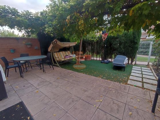 Foto 1 de Casa en venda a Villanueva de Gállego de 4 habitacions amb terrassa i piscina