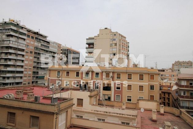 Foto 1 de Alquiler de piso en Centro - Murcia de 5 habitaciones con terraza y balcón