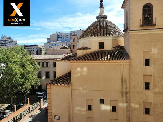 Foto 1 de Pis en venda a Centro - Murcia de 3 habitacions amb terrassa i balcó