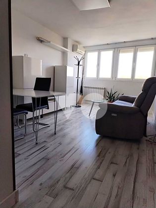 Foto 2 de Venta de piso en Ventas de 3 habitaciones con aire acondicionado y calefacción