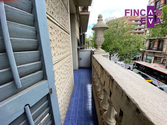 Foto 1 de Piso en venta en calle D'aribau de 3 habitaciones con terraza y balcón
