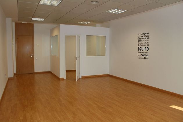 Foto 2 de Oficina en alquiler en ronda De Narcís Monturiol con garaje y ascensor