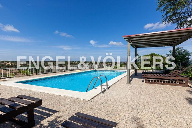 Foto 1 de Casa rural en venda a Villamanta de 9 habitacions amb piscina i garatge