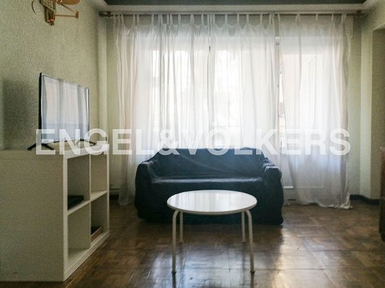 Foto 1 de Piso en alquiler en Comillas de 1 habitación con terraza y muebles