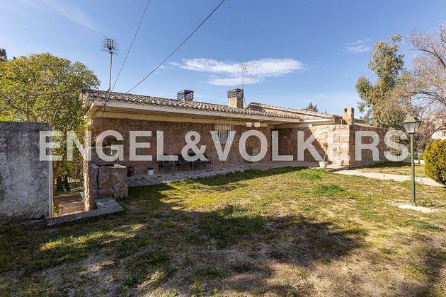 Foto 2 de Chalet en venta en Sevilla la Nueva de 5 habitaciones con terraza y piscina