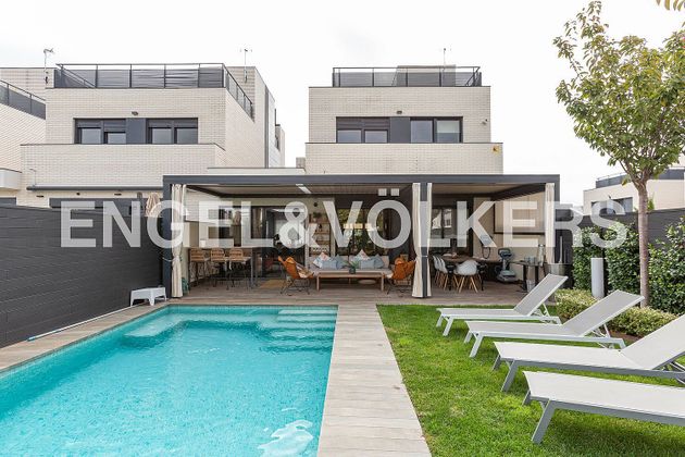 Foto 1 de Casa en venta en Parque Boadilla de 6 habitaciones con terraza y piscina